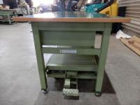 サカエ　ペダル昇降式移動作業台　180x75xH75cm