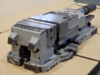 津田駒　油圧マシンバイス　口金巾125mm