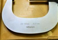 ミツトヨ　外径マイクロメーター　25～50mm　0.01mm