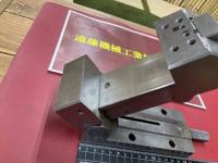 精密傾斜バイス　口金巾70mm　口金高さ30mm　口金開き80mm